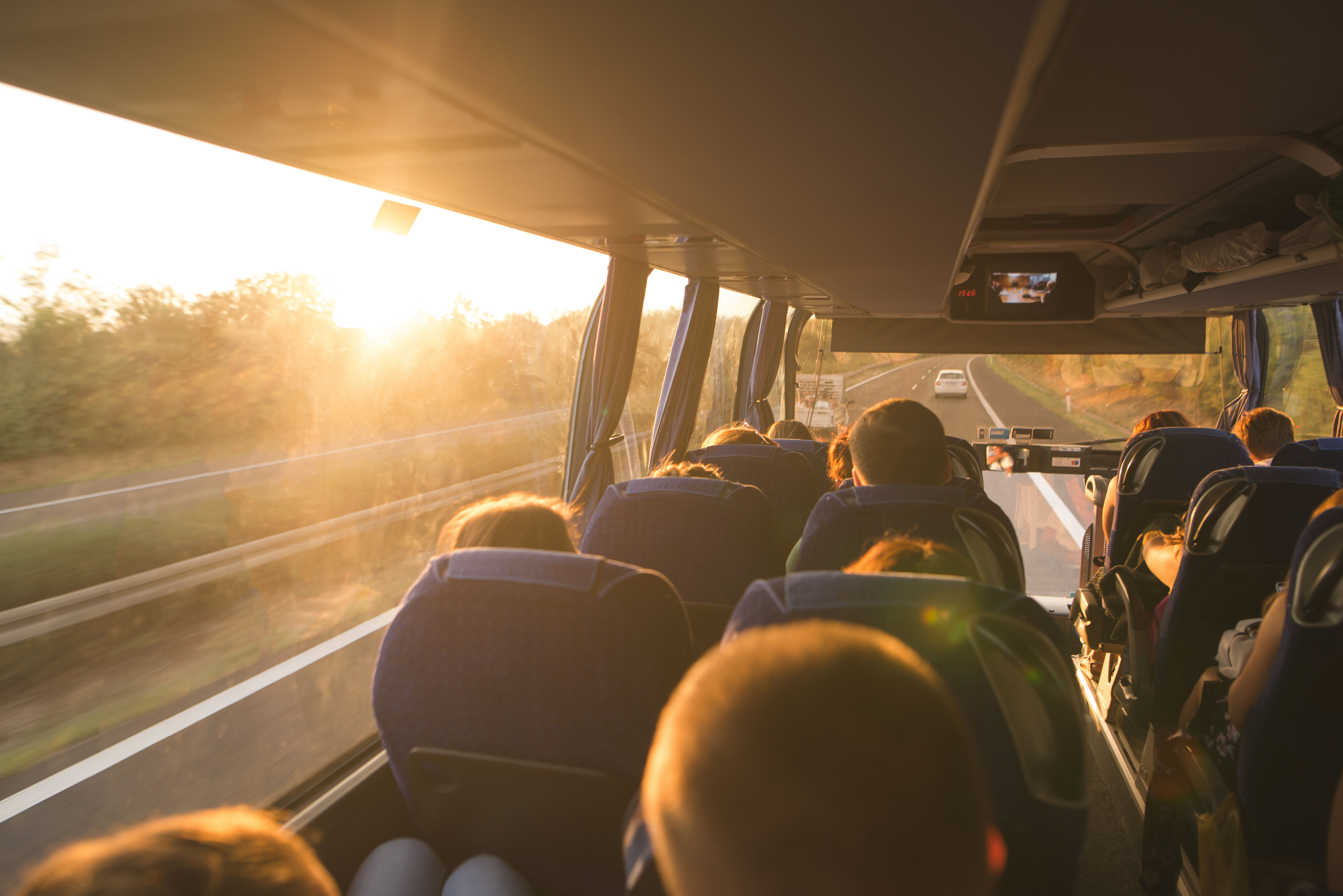 Autobus al tramonto